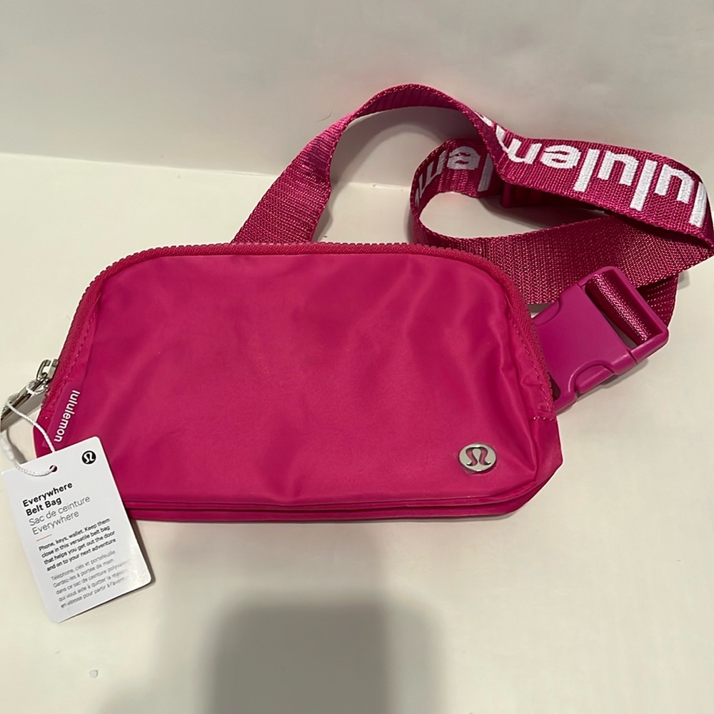 New With Tags Lululemon Everywhere belt bag 1L